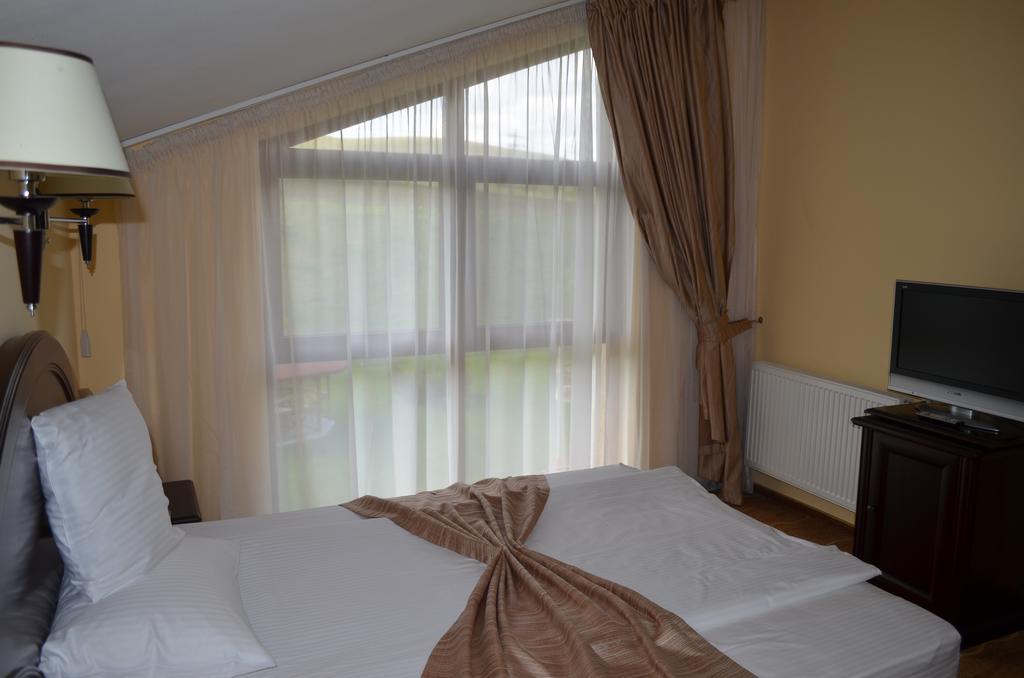 Hotel Astoria Алба Юлия Стая снимка