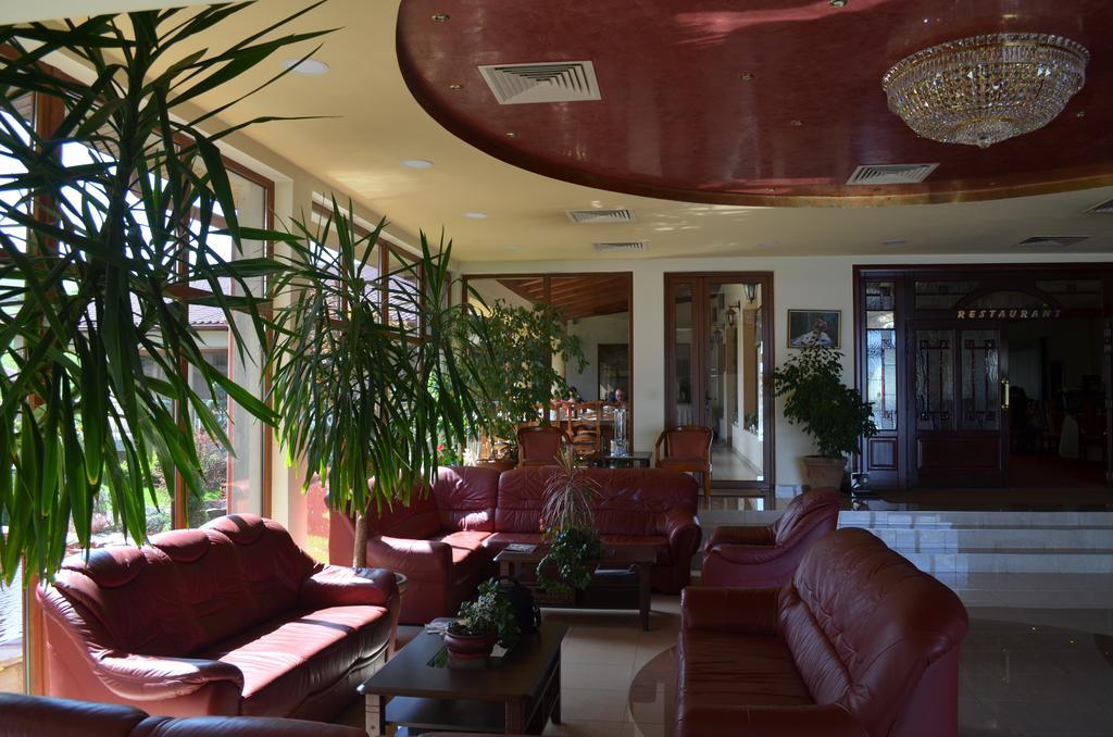 Hotel Astoria Алба Юлия Екстериор снимка