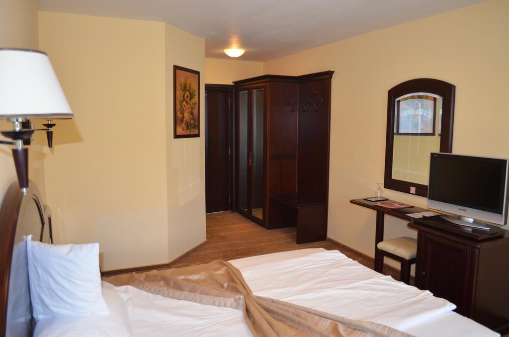 Hotel Astoria Алба Юлия Стая снимка