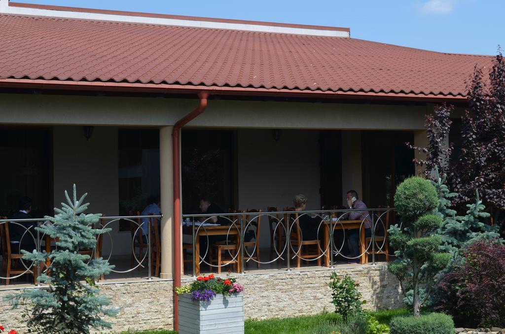 Hotel Astoria Алба Юлия Екстериор снимка