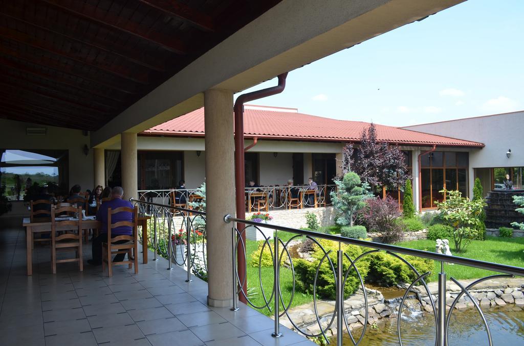 Hotel Astoria Алба Юлия Екстериор снимка