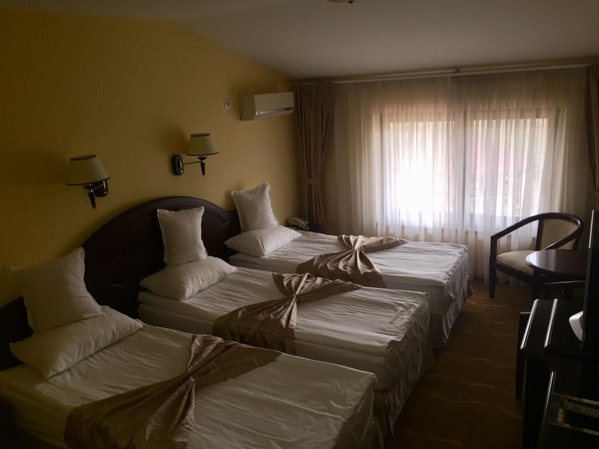 Hotel Astoria Алба Юлия Екстериор снимка