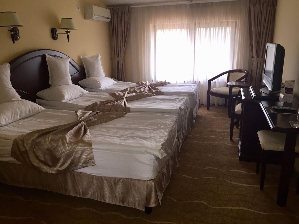 Hotel Astoria Алба Юлия Екстериор снимка