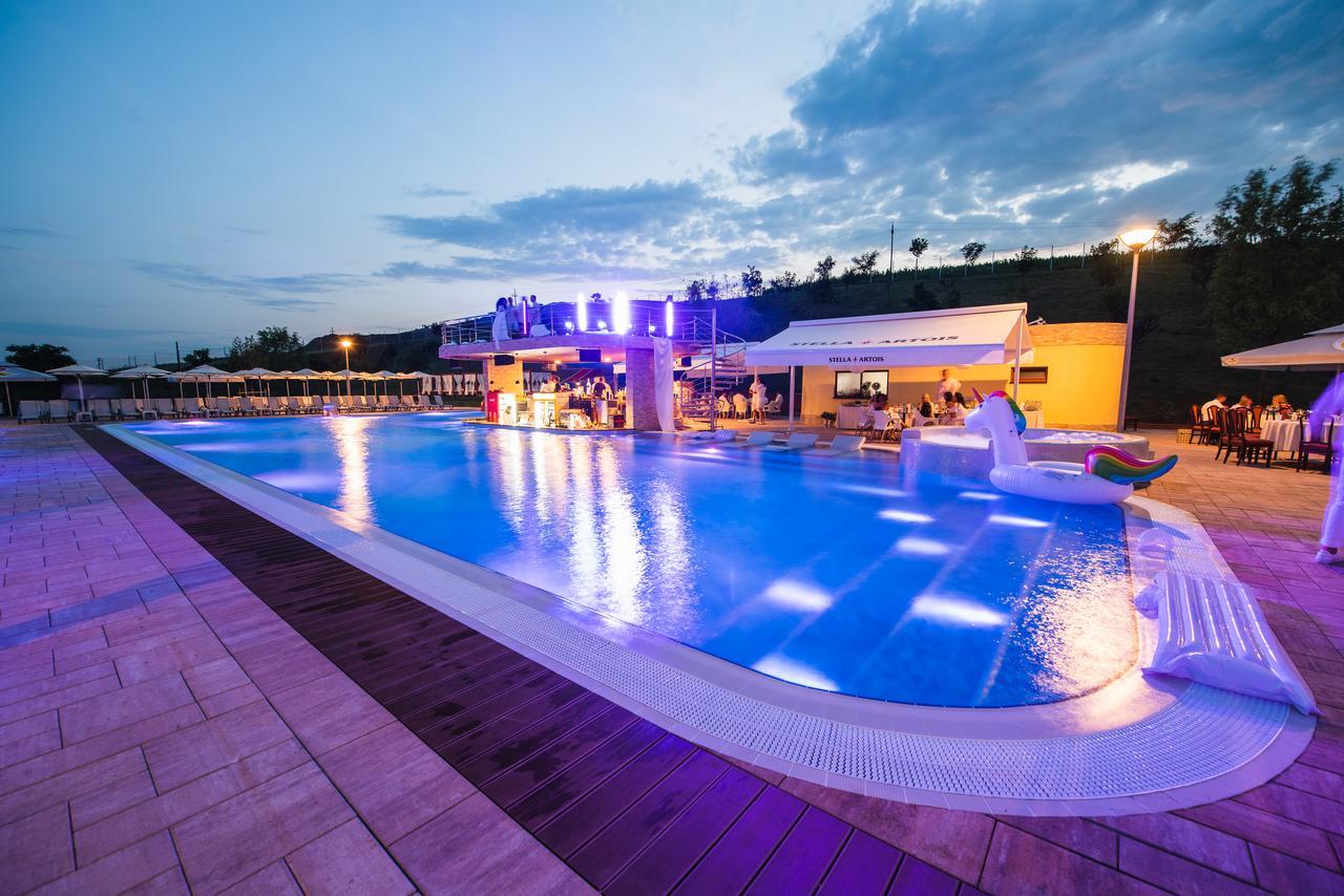Hotel Astoria Алба Юлия Екстериор снимка