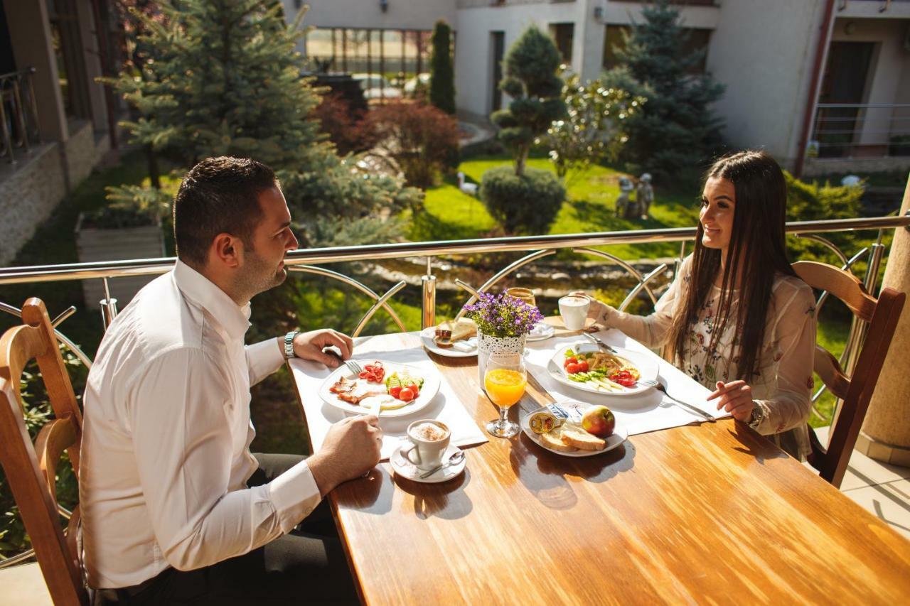 Hotel Astoria Алба Юлия Екстериор снимка