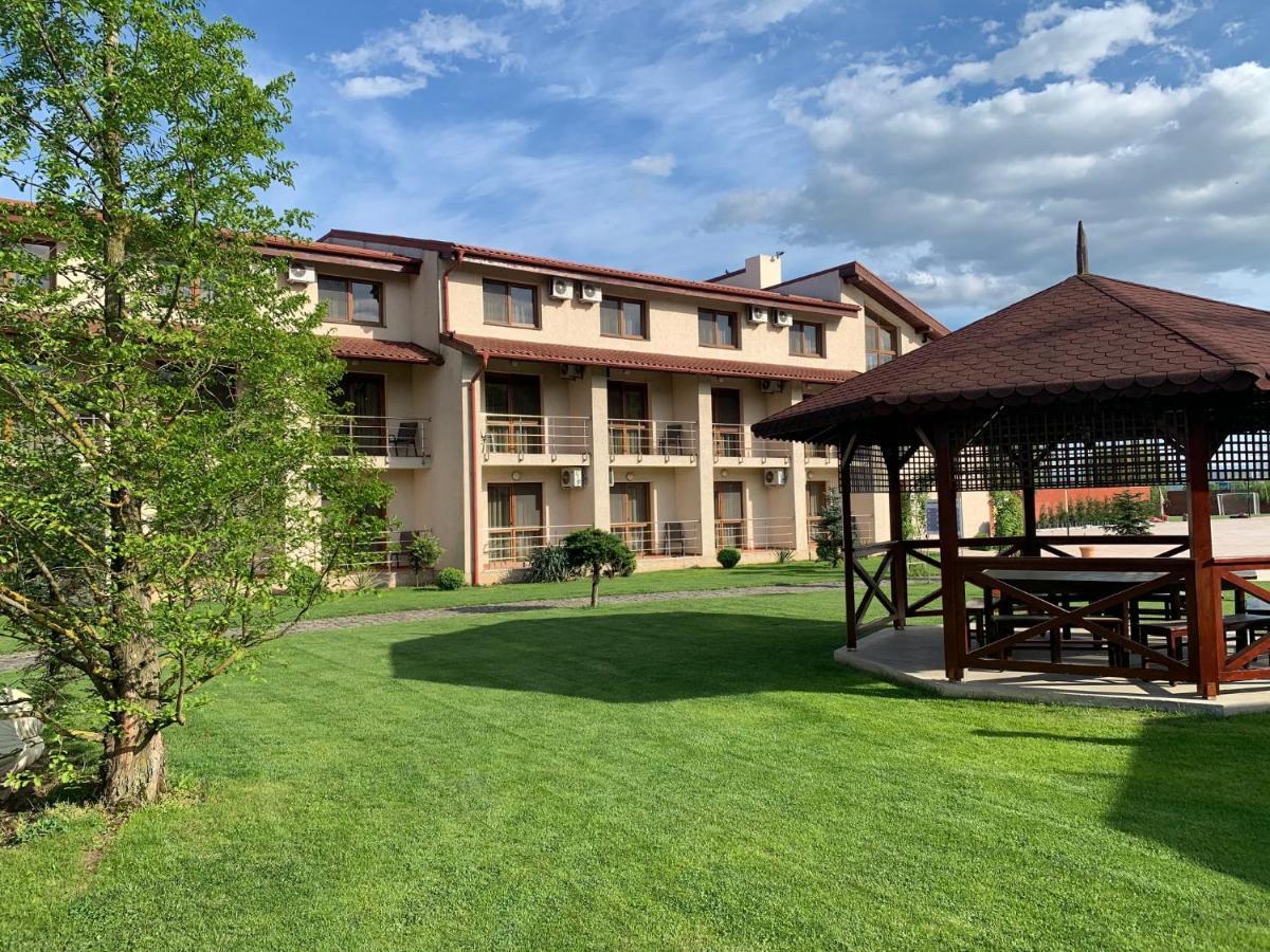 Hotel Astoria Алба Юлия Екстериор снимка